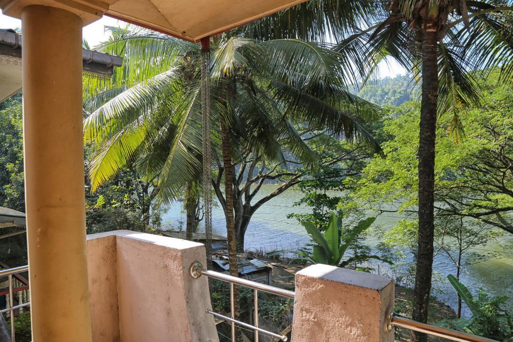 Mahaweli View Bungalow Kandy Exterior photo